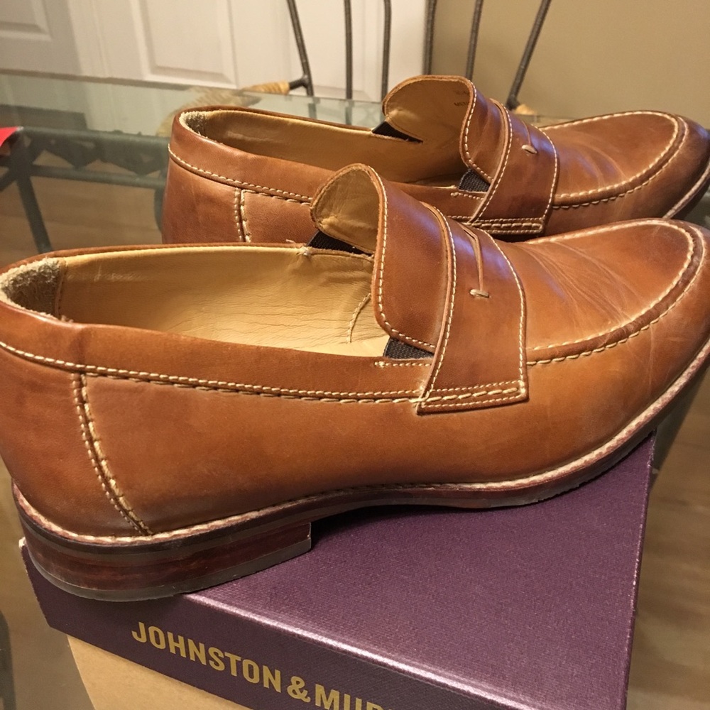 Men’s 9 1/2 , Johnston & Murphy Dress Shoe